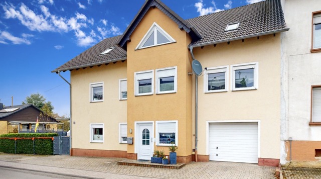 gepflegtes 3-Familienhaus in Landscheid unabhängig von Gas und Öl in Landscheid