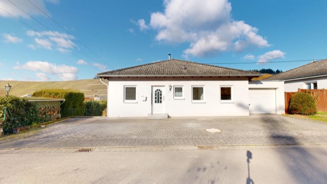 Ein schicker Bungalow in ruhiger Lage - barrierefreies Wohnen auf einer Etage in Brauneberg