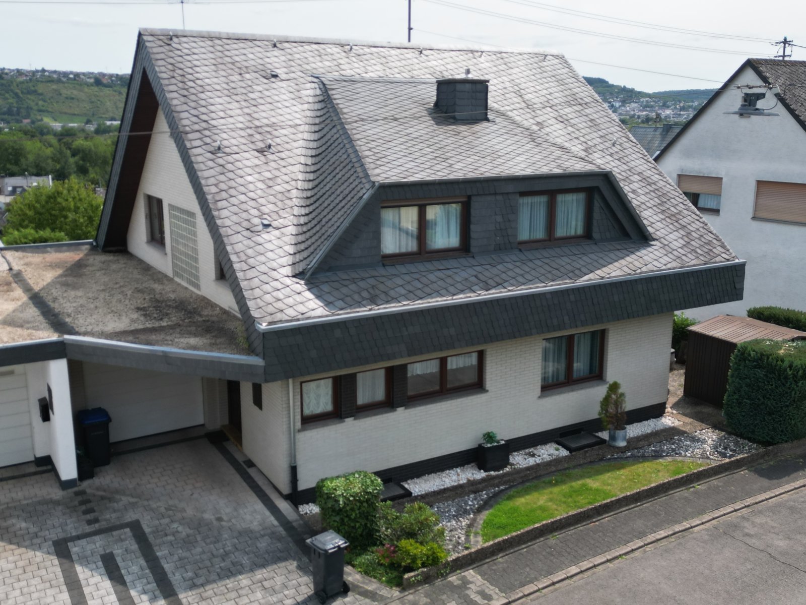 Exklusives Einfamilienhaus mit Fernblick in Trier-Zewen Exklusives Einfamilienhaus mit Fernblick in Trier-Zewen